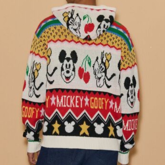 Disney Men Mickey/Goofy. Size Medium. Loose Fit. Heavy Weight. Pit to Pit 23” - Picture 5 of 7